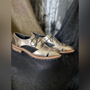 ALDO Casoni Gold Cut Out Oxfords Brogue Point Toe Loafers Lace Up Shoes Size 8.5